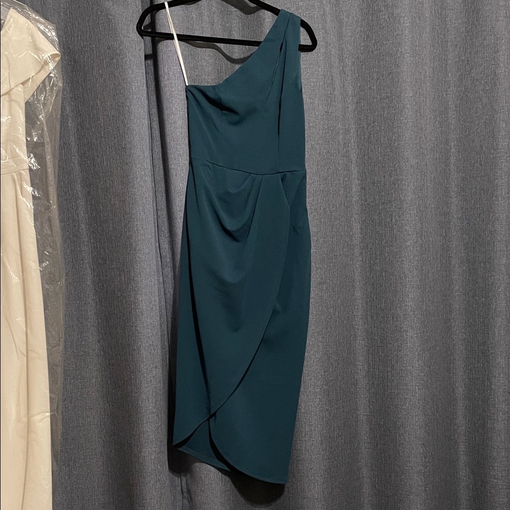 Lulu's Chic Dark Green One-Shoulder Dress